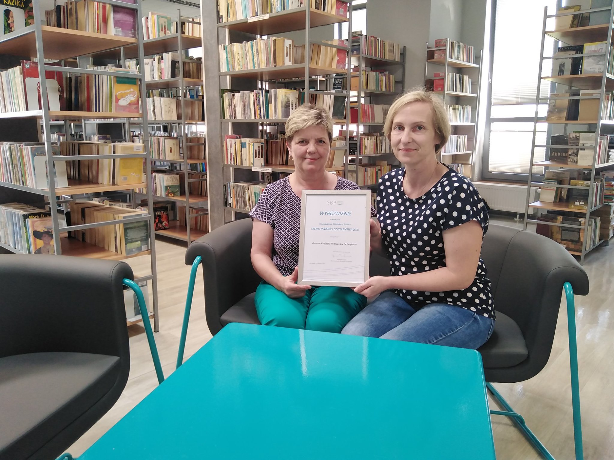 Bibliotekarki biorący udział w konkursie Mistrz Promocji Czytelnictwa 2019 roku. 