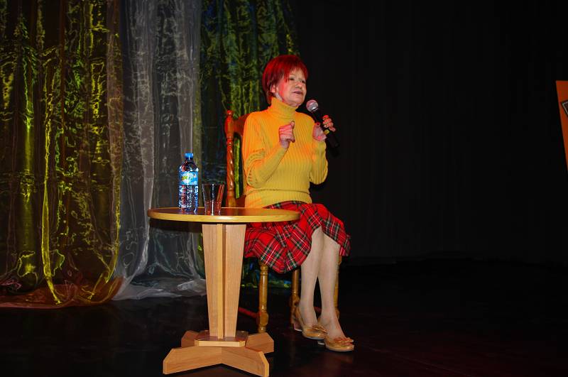 Na scenie w MDK w Działdowie Maria Czubaszek.