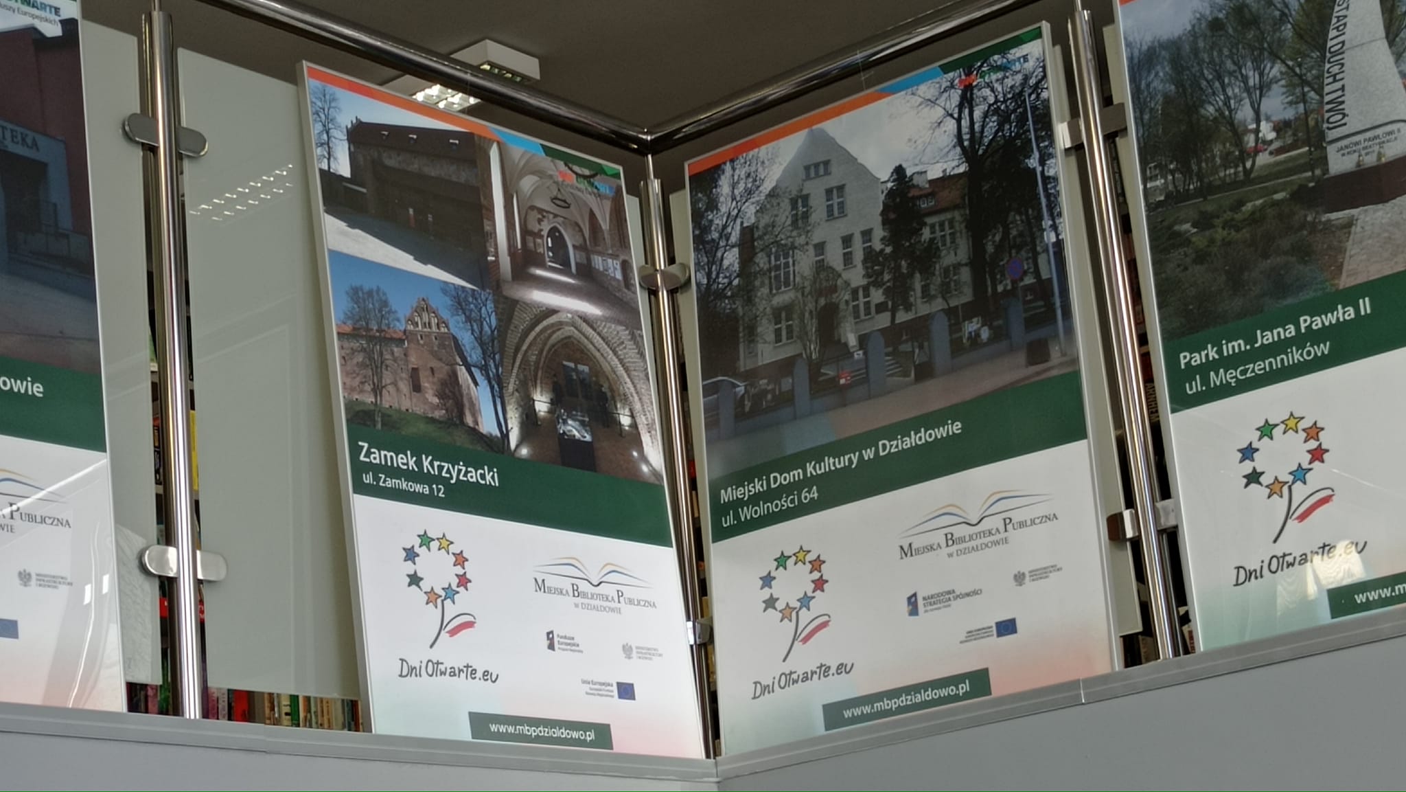 plakatów z obiektami, które otrzymały dofinansowanie z Funduszy Europejskich.